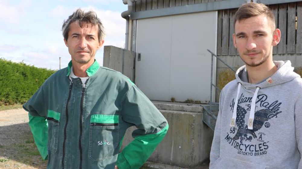 Patrick Fouré, salarié au  Sdaec, il est  aussi le tuteur de Mathieu Le Boudec, nouvel arrivant. © Isabelle Lejas